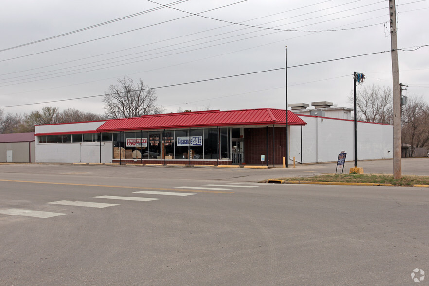 811 E Main St, Shawnee, OK for sale - Building Photo - Image 1 of 1