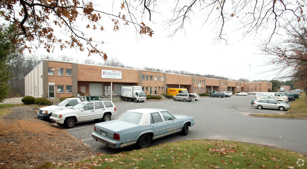 226-262 Prestige Park Rd, East Hartford, CT for rent - Building Photo - Image 3 of 13