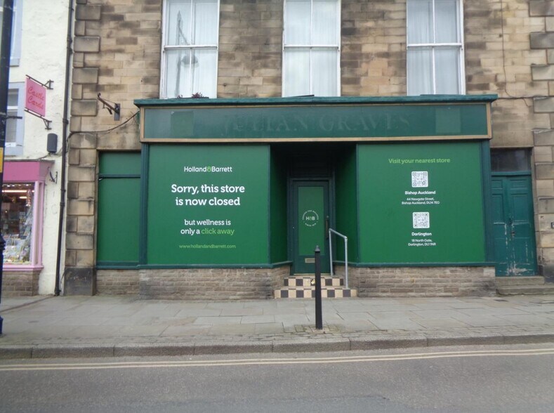 31 Market Pl, Barnard Castle to rent - Building Photo - Image 1 of 2