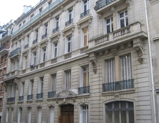 Location Bureaux 236 m²