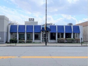 248 E Market St, Louisville, KY for rent Building Photo- Image 1 of 1