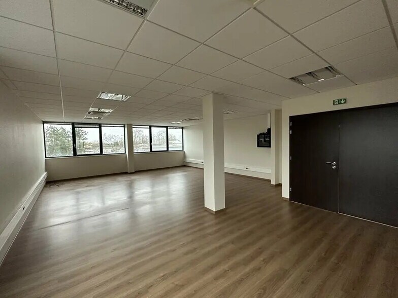 Office in Bischheim to rent - Building Photo - Image 2 of 5