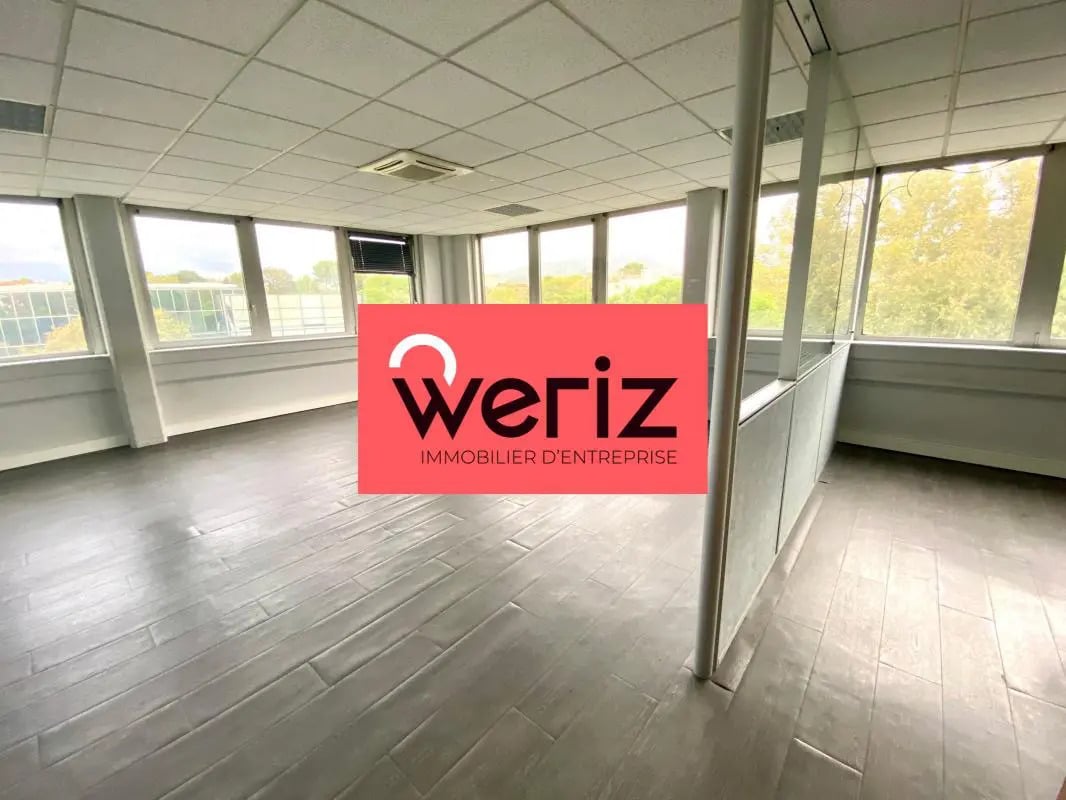 Office in Marseille to rent Interior Photo- Image 1 of 13