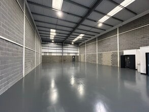 Teal Farm Way, Washington to rent Building Photo- Image 2 of 2