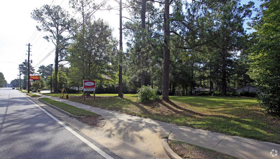 811 Baytree Rd, Valdosta, GA for sale - Primary Photo - Image 1 of 1