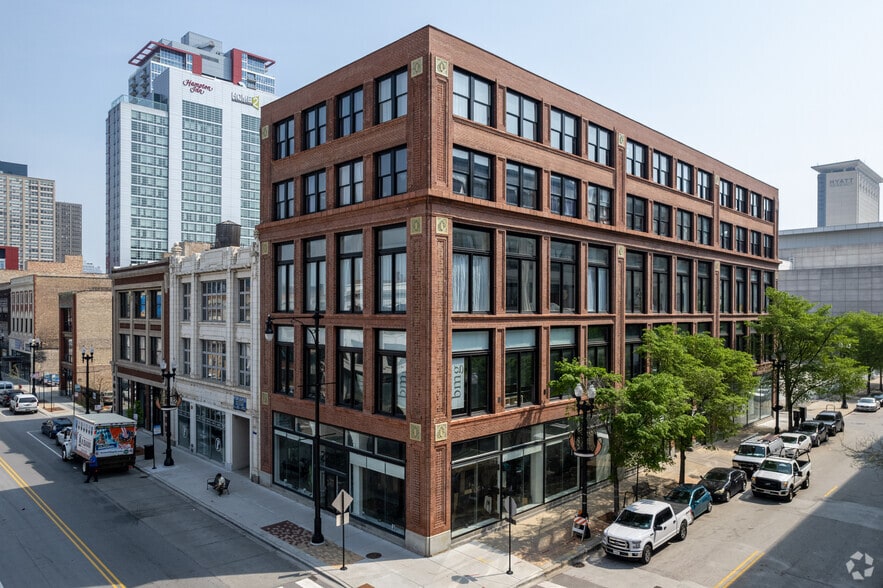 2255 S Michigan Ave, Chicago, IL for sale - Primary Photo - Image 1 of 1
