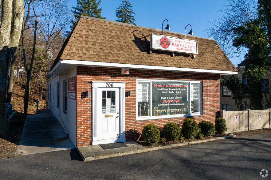 700 N Broadway, White Plains, NY for sale - Primary Photo - Image 1 of 4