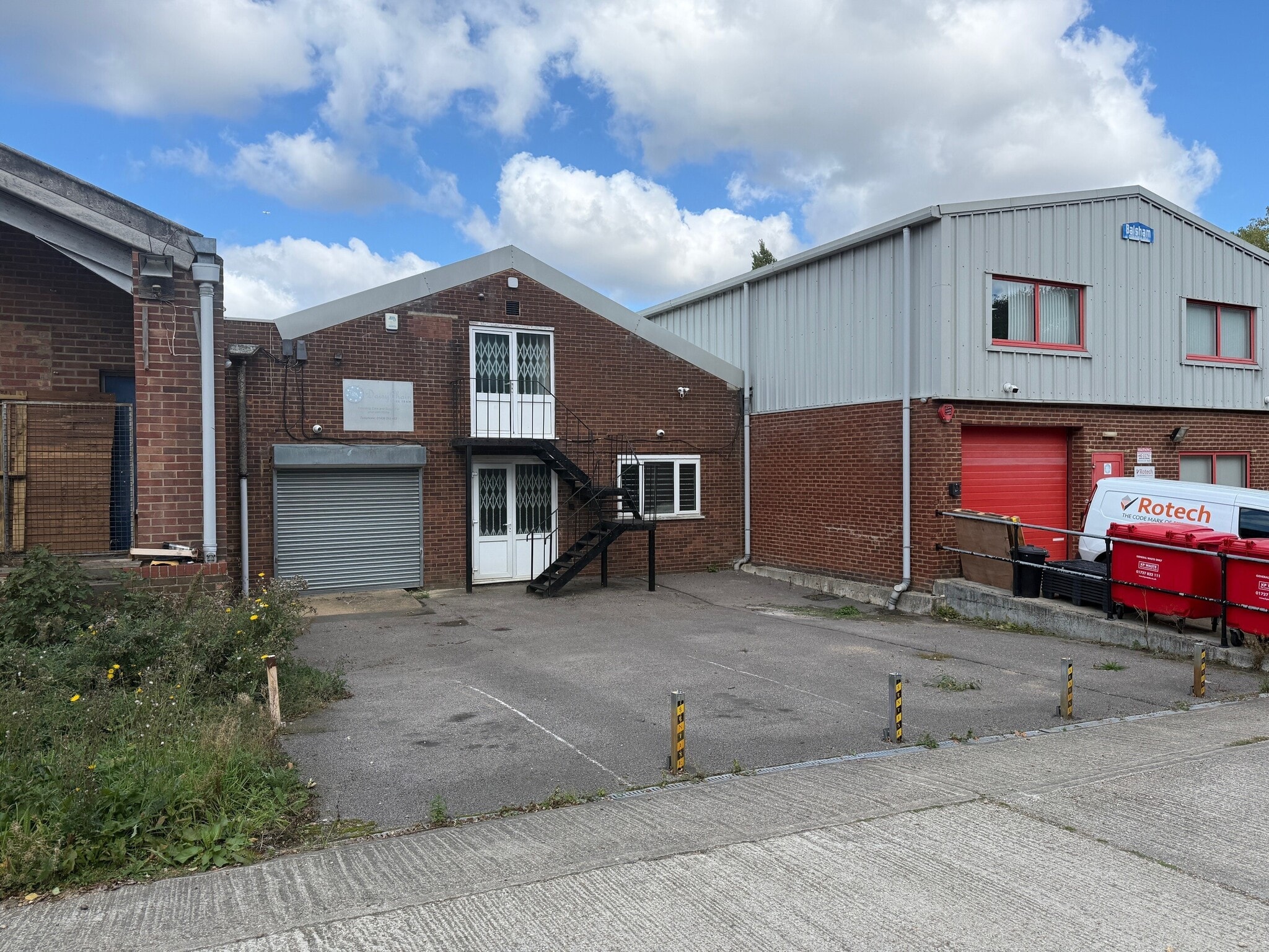 2 Brownfields Court, Welwyn Garden City to rent Building Photo- Image 1 of 10