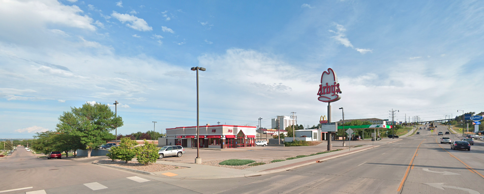 2400 Mount Rushmore Rd, Rapid City, SD for sale - Primary Photo - Image 1 of 1