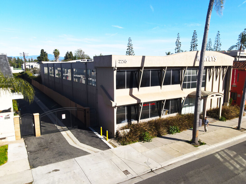 2215 N Broadway, Santa Ana, CA for sale - Building Photo - Image 3 of 8