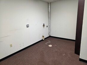 258 Corporate Dr, Madison, WI to rent Interior Photo- Image 2 of 8