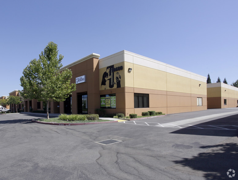 10600 Industrial Ave, Roseville, CA for rent - Primary Photo - Image 1 of 4