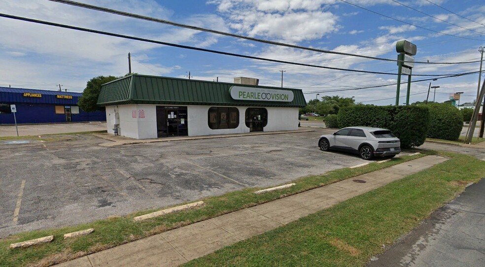 2130 S Buckner Blvd, Dallas, TX for rent - Building Photo - Image 1 of 2