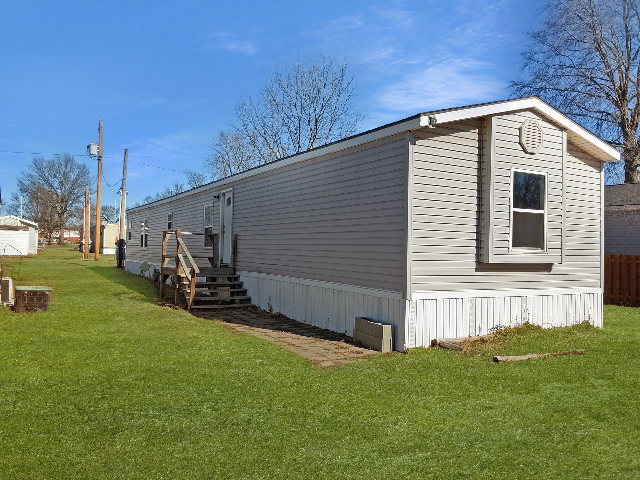 Lacygne Mobile Home Communities portfolio of 2 properties for sale on LoopNet.co.uk Building Photo- Image 1 of 10