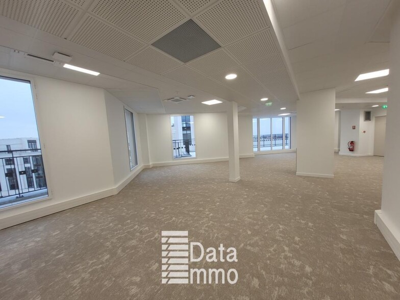7 Rue D'Ariane, Chessy for sale - Building Photo - Image 2 of 7