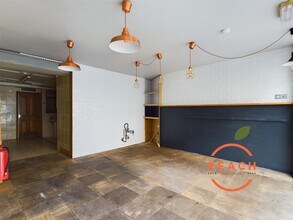 Bethnal Green Rd, London to rent Interior Photo- Image 2 of 8
