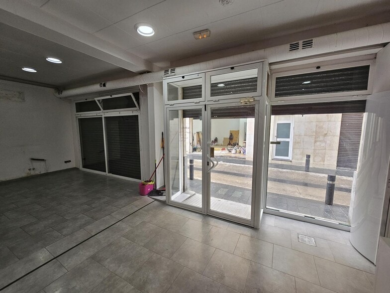 Retail in Calella, Barcelona to rent - Interior Photo - Image 1 of 1