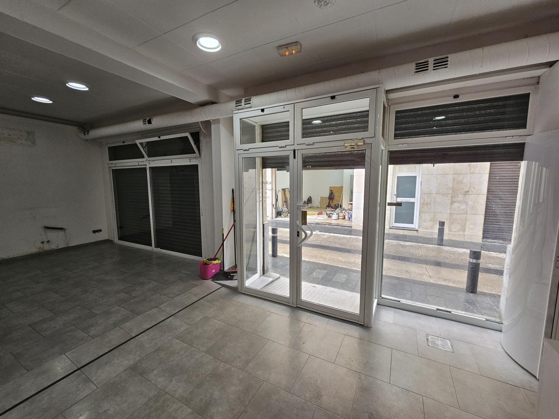 Retail in Calella, Barcelona to rent Interior Photo- Image 1 of 2
