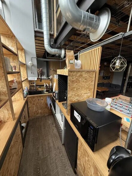 Office in Bordeaux to rent - Building Photo - Image 1 of 4