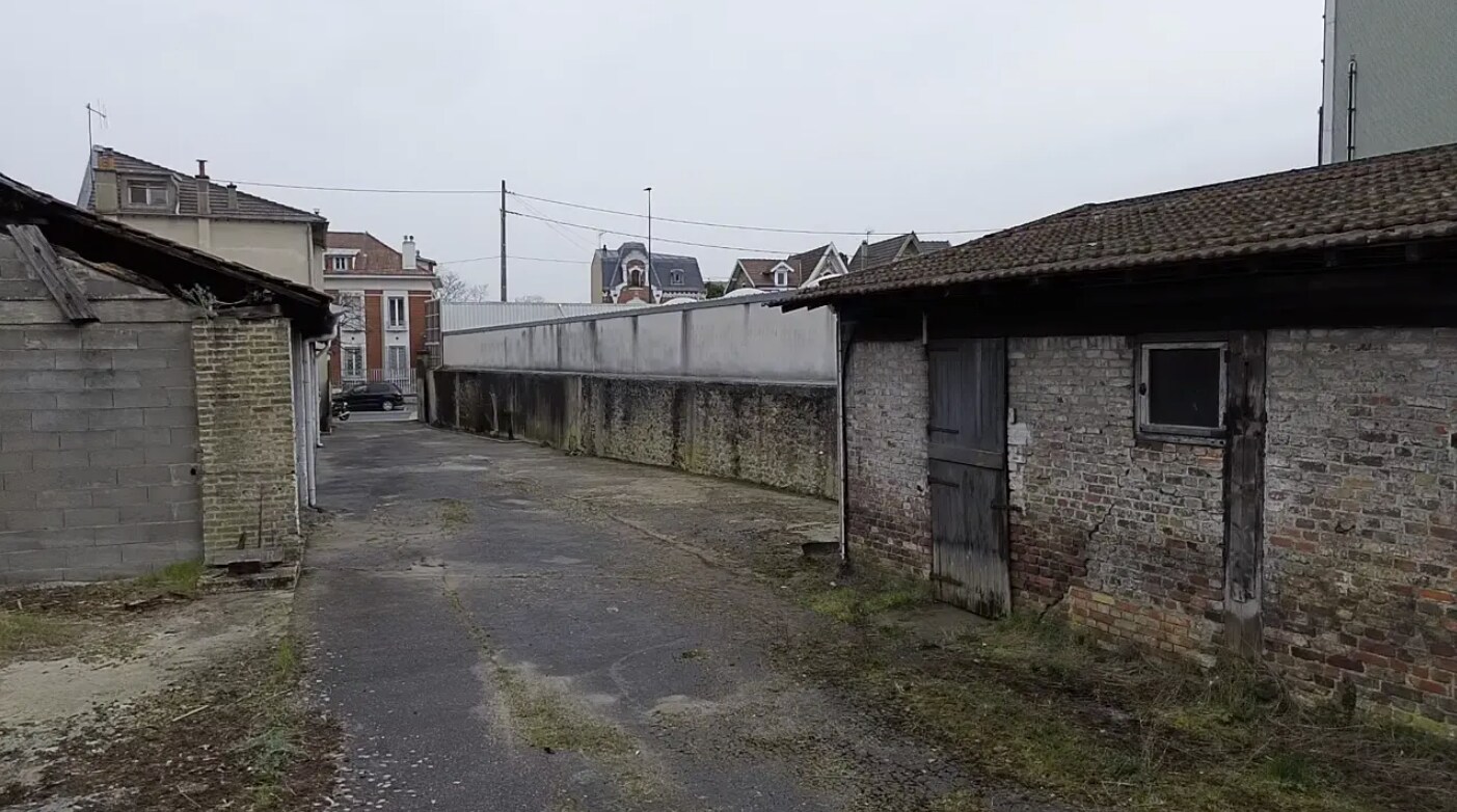 Land in Sannois to rent Interior Photo- Image 1 of 17