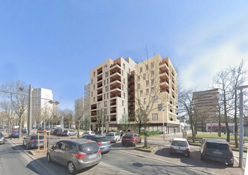 30 Avenue De L'Europe, Rillieux-la-Pape to rent - Building Photo - Image 3 of 4