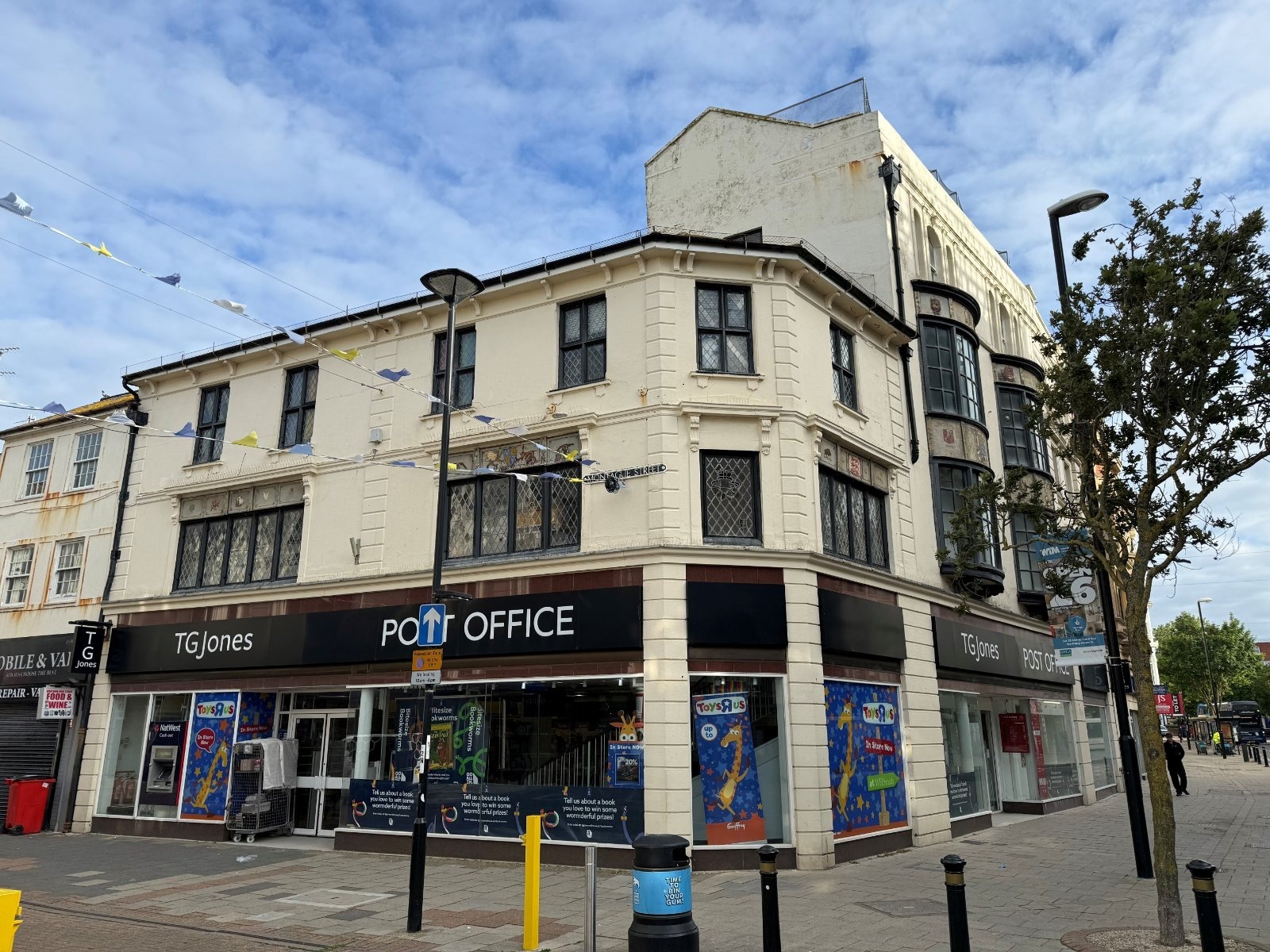 15 South St, Worthing for sale Primary Photo- Image 1 of 23