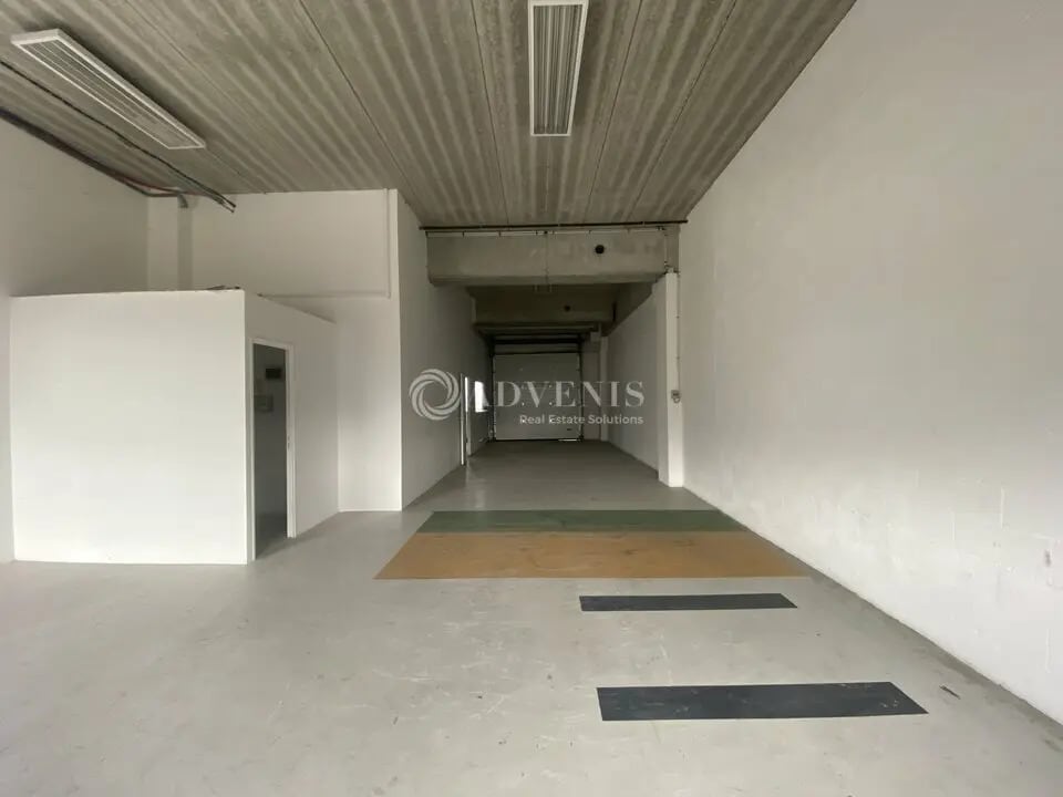 Light Industrial in Saint-Denis to rent Interior Photo- Image 1 of 4