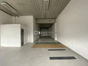Light Industrial in Saint-Denis to rent Interior Photo- Image 1 of 4