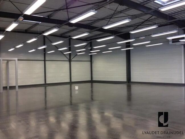Location Commerce 280 m²
