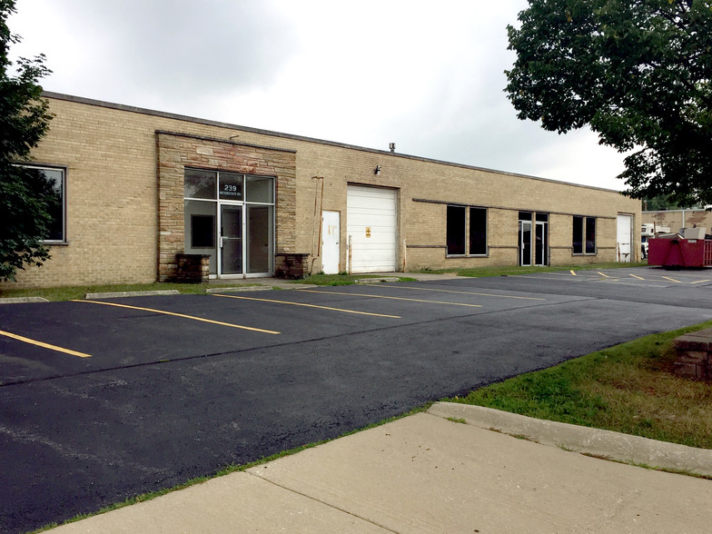 239 W Interstate Rd, Addison, IL for sale - Building Photo - Image 1 of 1