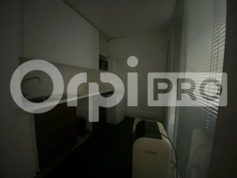 Office in Caluire-et-Cuire to rent - Interior Photo - Image 3 of 7