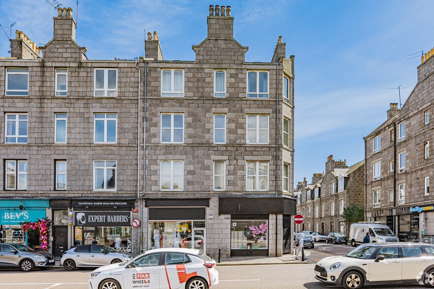 129-131 Holburn St, Aberdeen for sale - Building Photo - Image 2 of 8