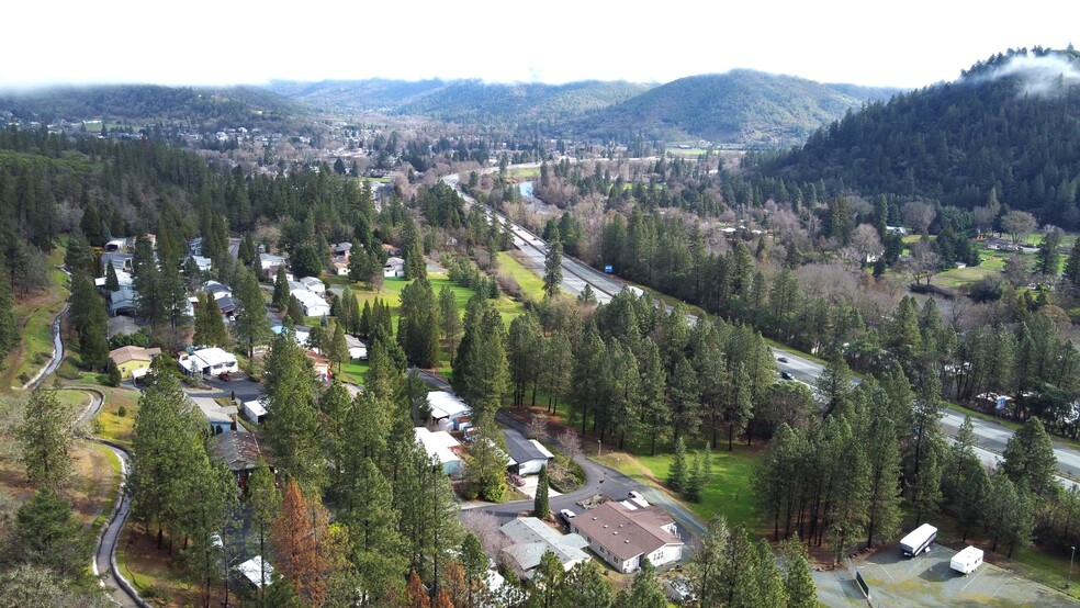 5648 Foothill Blvd, Grants Pass, OR for sale - Aerial - Image 2 of 4