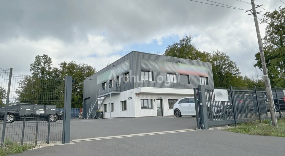 Location Bureaux 120 m² - Photo 1