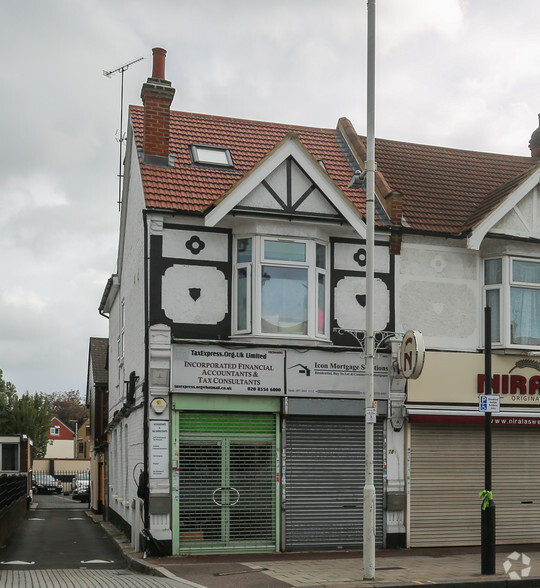 18a Beehive Ln, Ilford for sale - Primary Photo - Image 1 of 1