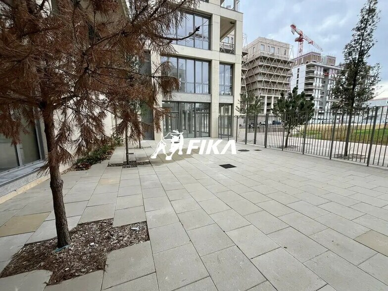 Retail in Bordeaux for sale - Building Photo - Image 1 of 12