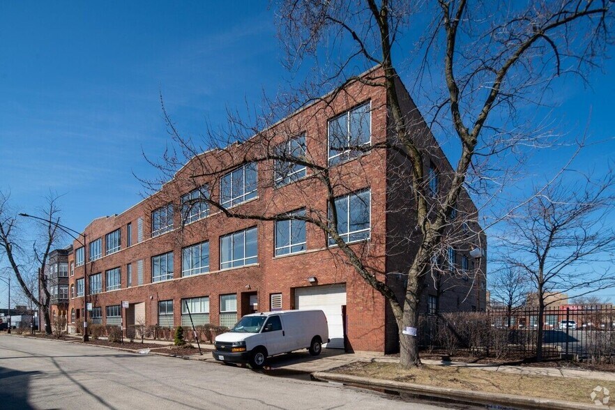 1640 W Walnut St, Chicago, IL to rent - Building Photo - Image 1 of 6