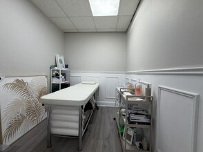 Courtenay St, Newton Abbot to rent Interior Photo- Image 2 of 4
