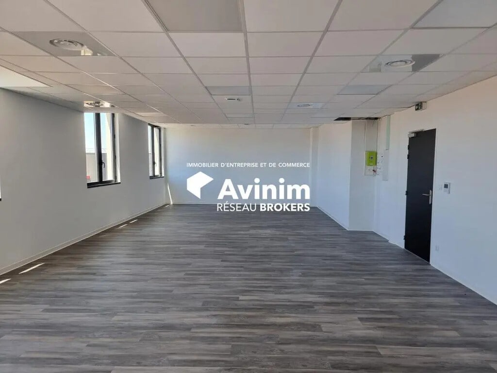 Vente Bureaux 92 m² - Photo 1