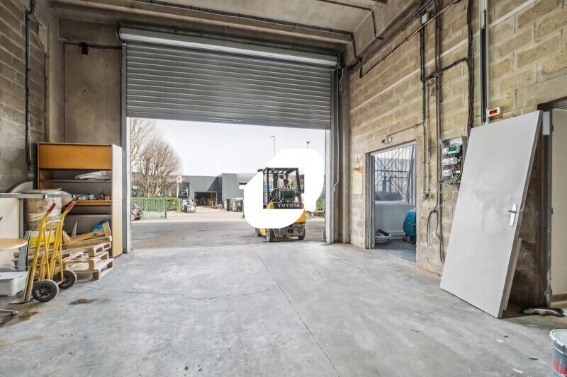 Light Industrial in Sarcelles to rent - Interior Photo - Image 2 of 12
