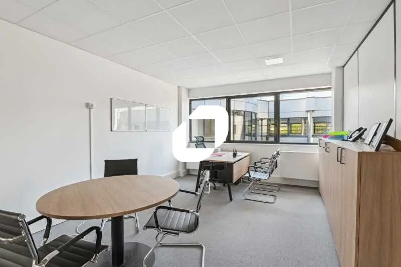 Office in Gennevilliers to rent - Interior Photo - Image 3 of 10