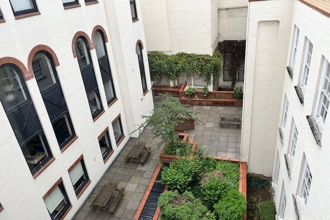 43 Queen Sq, Bristol to rent Building Photo- Image 1 of 5