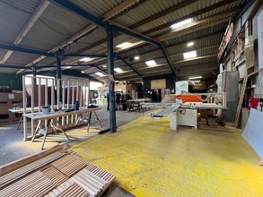 Radley Green Farm Road, Ingatestone to rent Interior Photo- Image 2 of 4