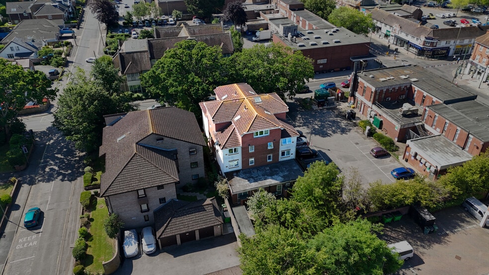1 Ashley Rd, New Milton for sale - Building Photo - Image 1 of 3
