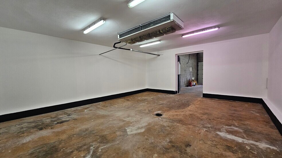 Avenue Clément Ader, Le Plessis-Trévise to rent - Building Photo - Image 3 of 12