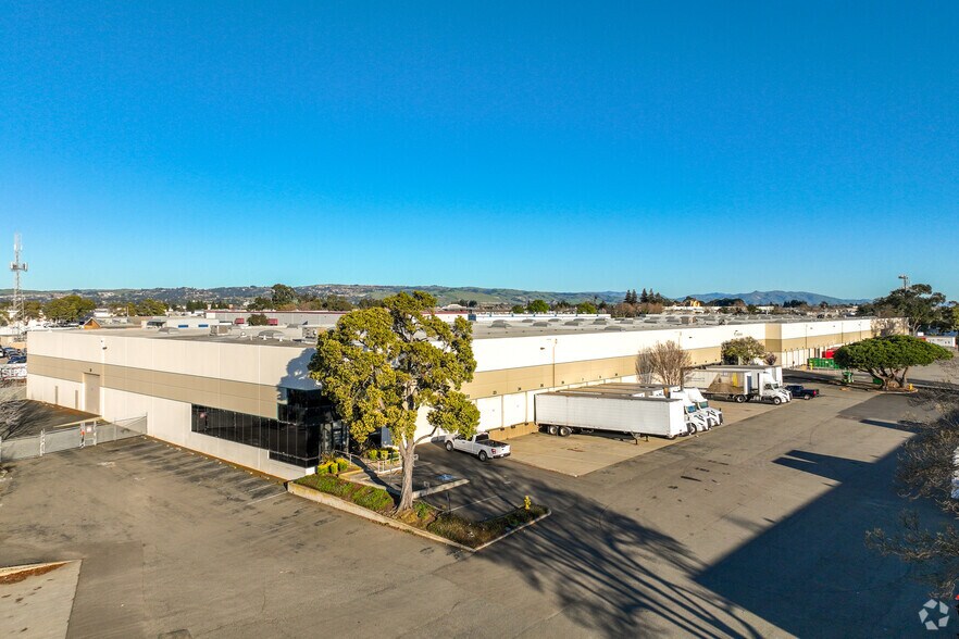 19202-19240 Cabot Blvd, Hayward, CA for rent - Building Photo - Image 2 of 7