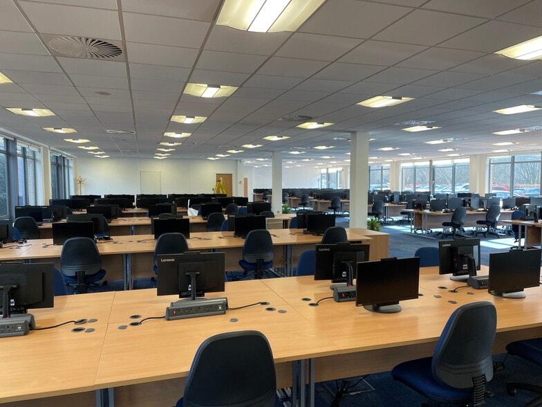 5 Seaward Pl, Glasgow to rent - Building Photo - Image 3 of 5