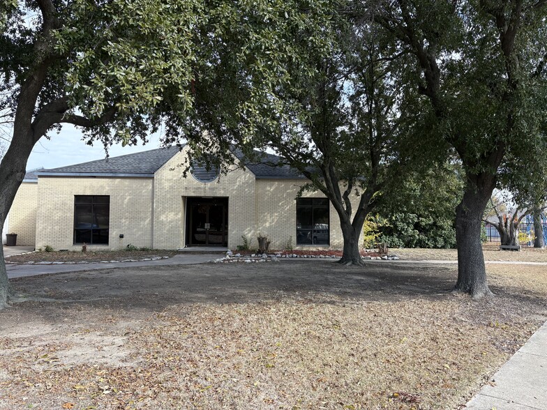 4501 Matthew Rd, Grand Prairie, TX for rent - Building Photo - Image 1 of 14