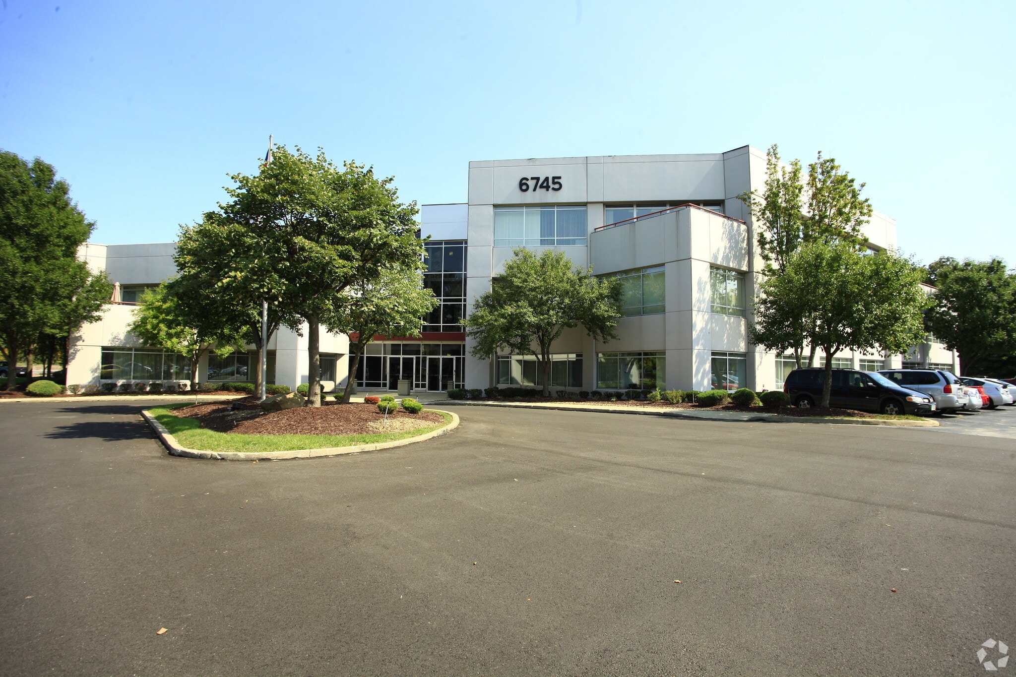 6751 Engle Rd, Middleburg Heights, OH to rent Building Photo- Image 1 of 35