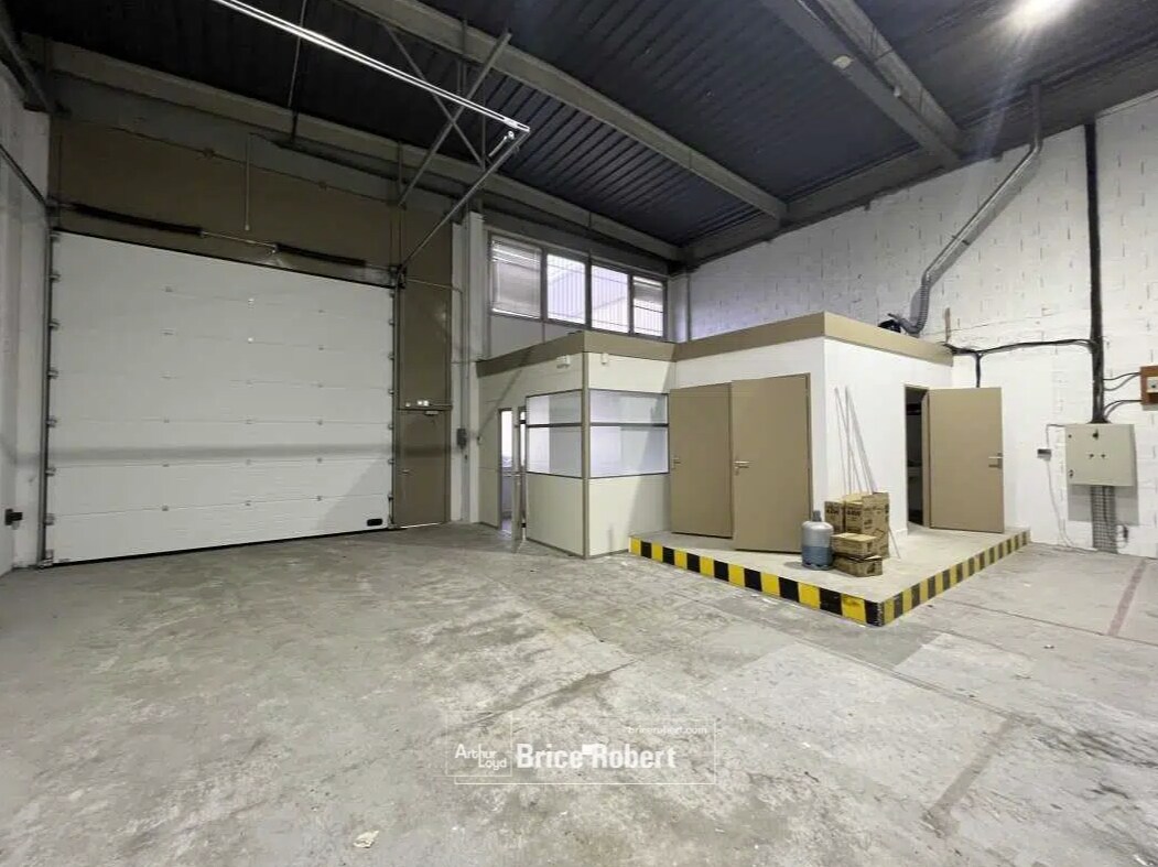 Saint-Priest, RHO 69800 - Unit 2 - - Interior Photo - Image 2 of 5